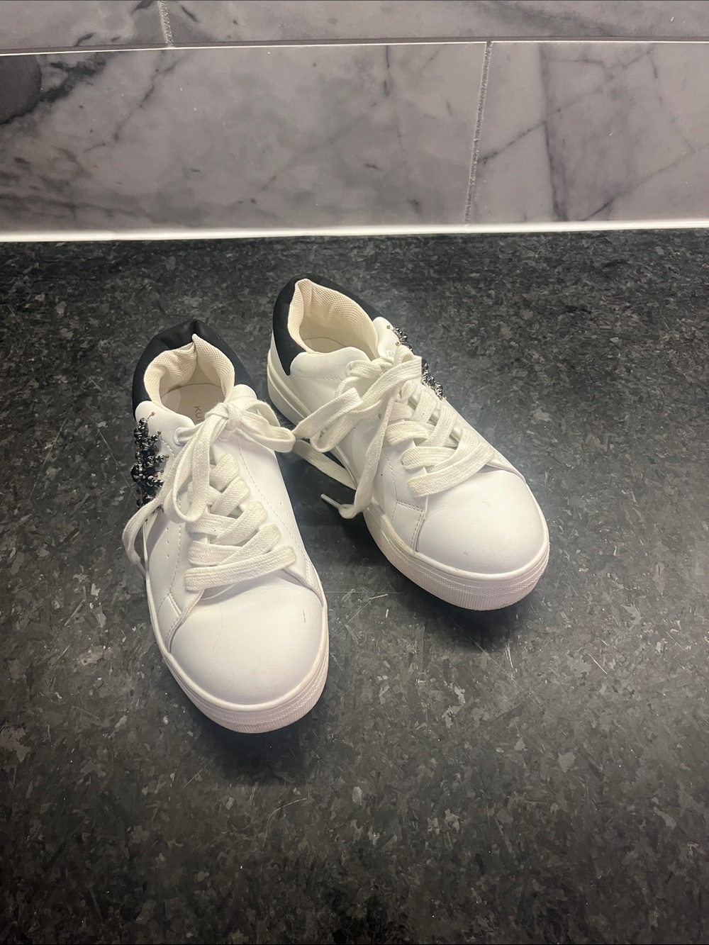 White Women's Casual Lace-Up KURT GEIGER Sneakers with Black Accent